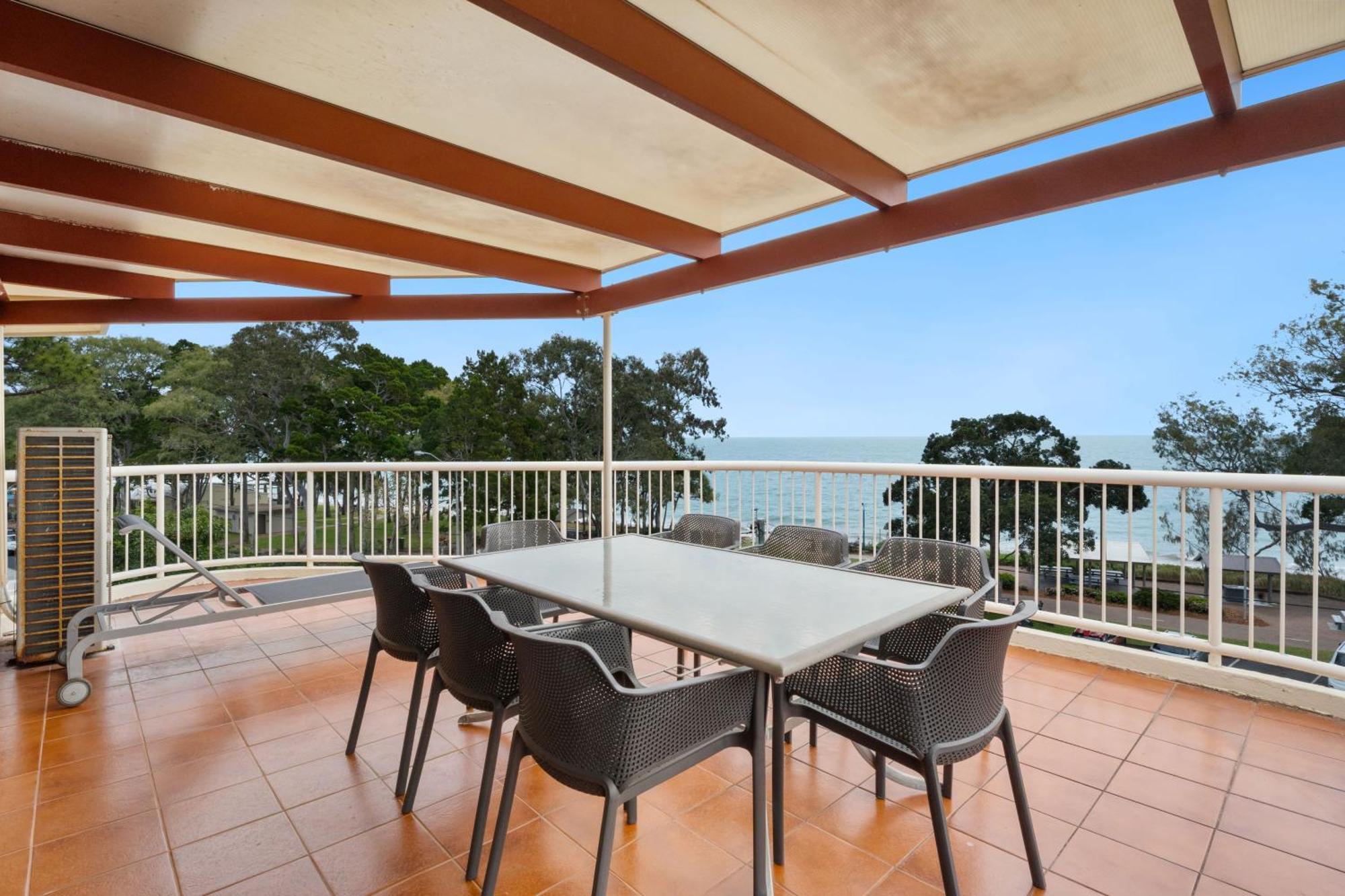 Charlton On The Esplanade Aparthotel Χέρβεϊ Μπέι Εξωτερικό φωτογραφία