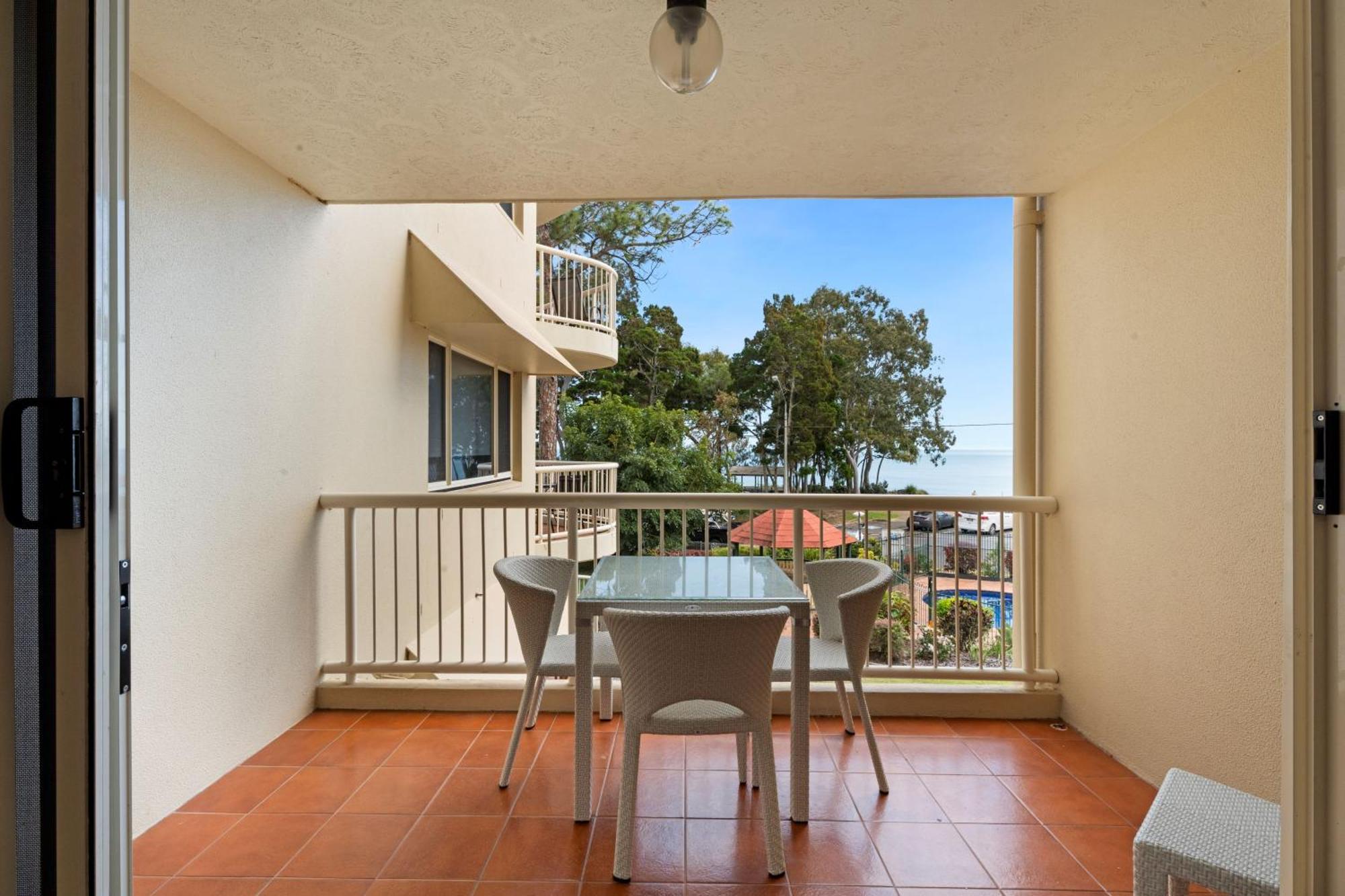 Charlton On The Esplanade Aparthotel Χέρβεϊ Μπέι Εξωτερικό φωτογραφία